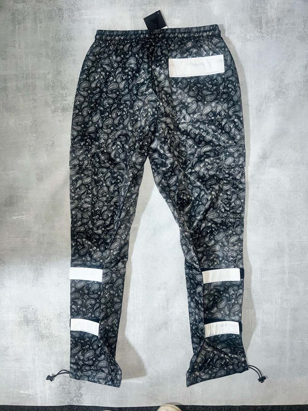 Size Up Apparel MMXIX Paisley Print Utility Cargo Joggers - Picture 2 of 4